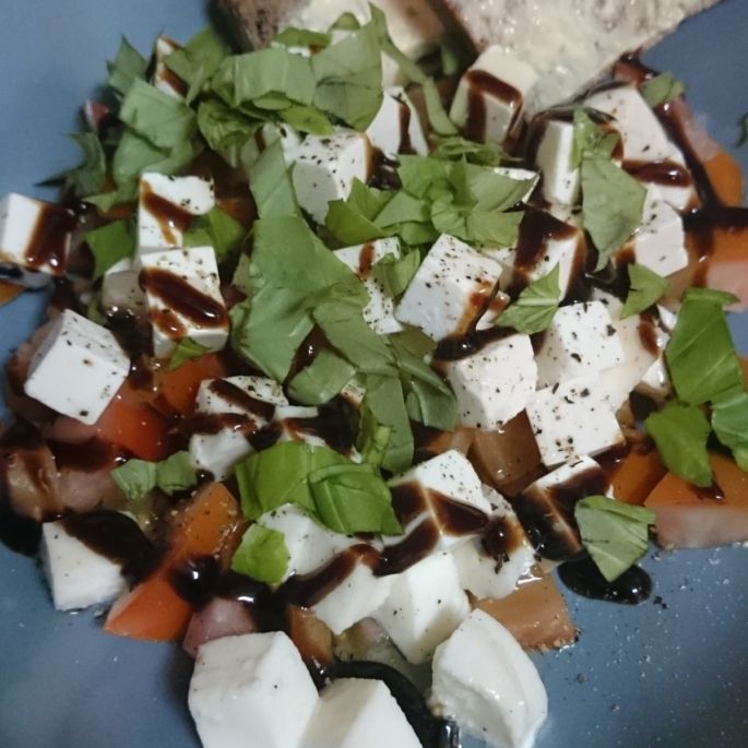 Tomate Mozzarella Feta Salat
