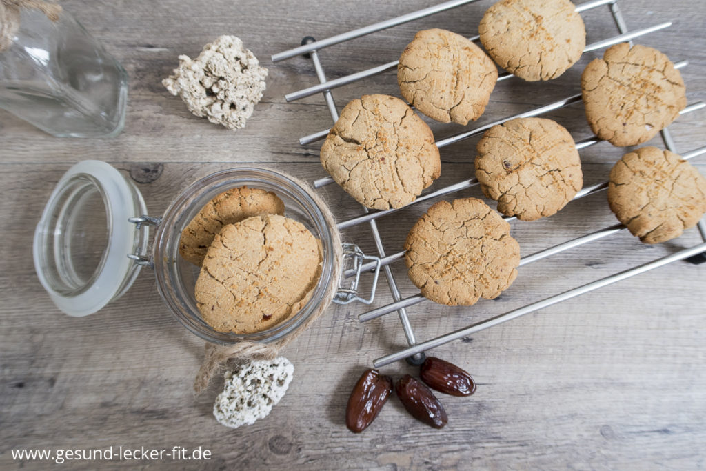 Rezept: vegane Erdnussbutter Kekse mit Datteln